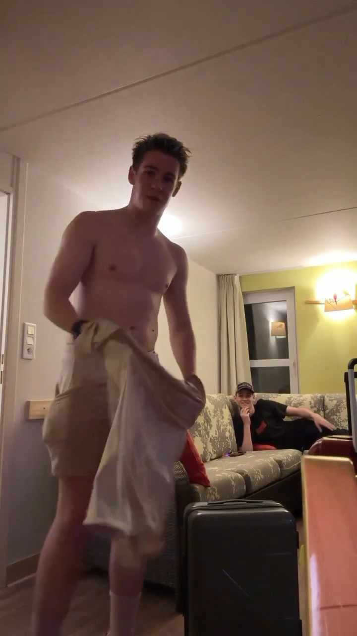 Shirtless Guys