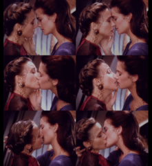 Kissing Dax