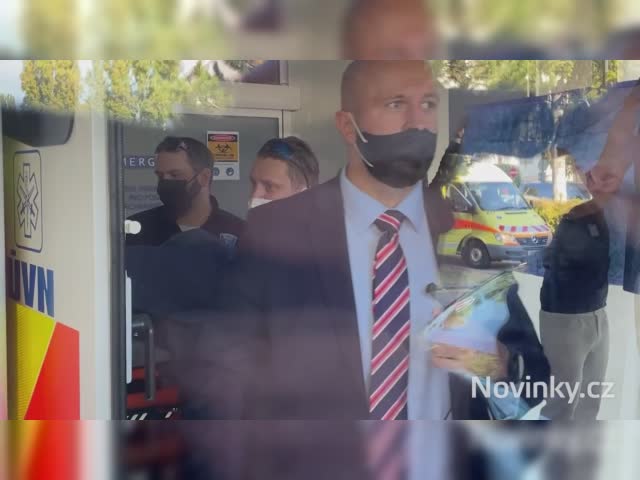 Zemana převezli do nemocnice. Byl v bezvládném stavu