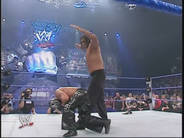 The Great Khali crushes two melons with his bare hands_ WWE Unforgiven 2007 (online-video-cutter.com).mp4