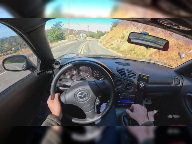 check subtitels- Mazda RX-7 FC vs FD Comparison.mp4