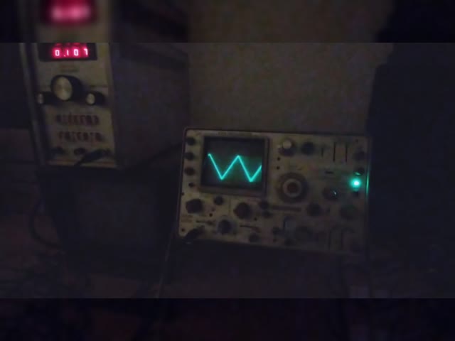 Triangle wave sweep on Tektronix 453A oscilloscope