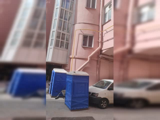 двор и выход на Невский