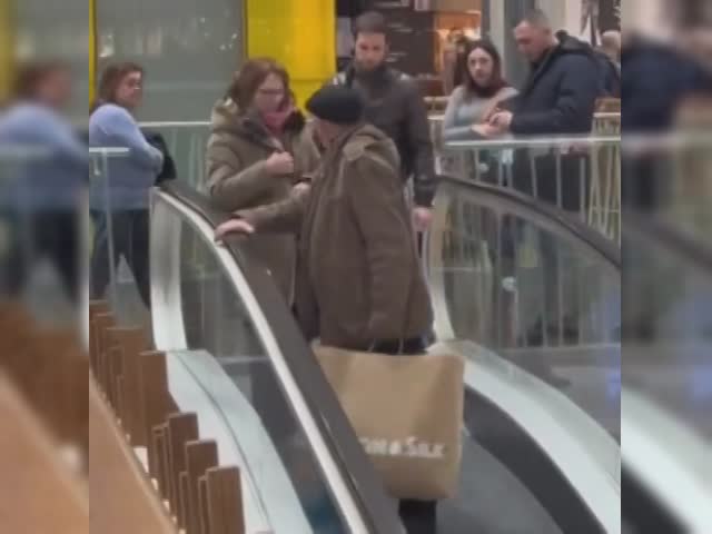 aGE8ZzZ_460sv.mp4