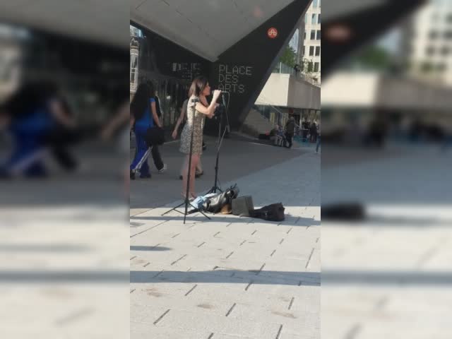 Chanteuse de rues
