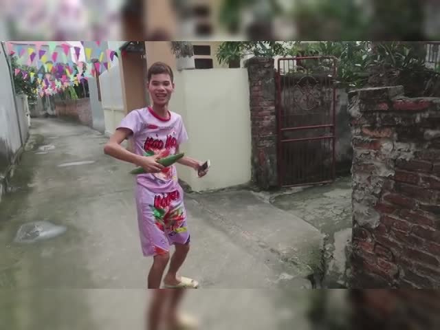 Ăn chực VLOG
